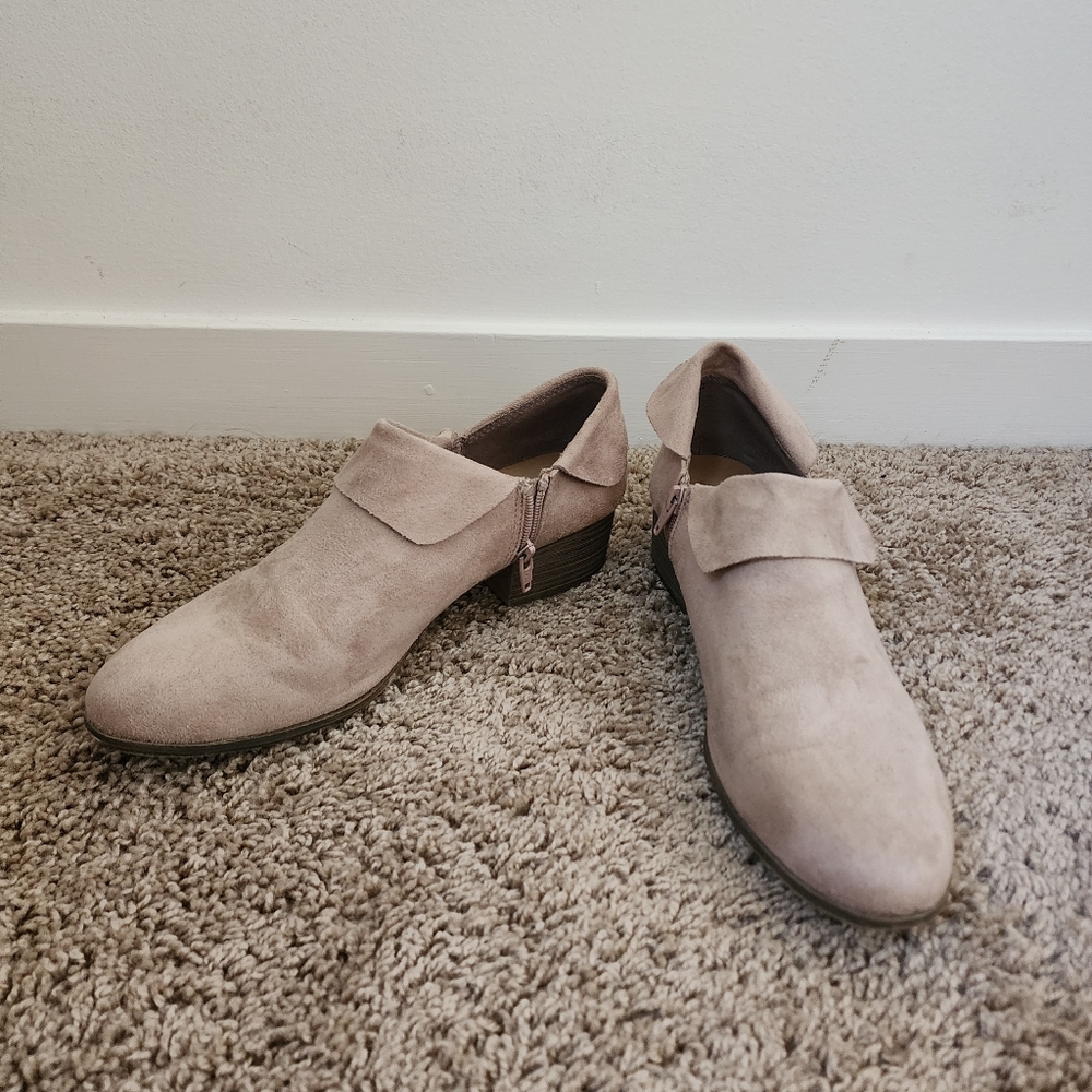 American Eagle Faux Suede Light Brown Tan Zip Ankle Chunky Heel Booties Size 10